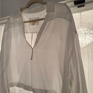 ANTHROPOLOGIE NEVER WORN Elegant White Blouse with beautiful cuffed sleeve